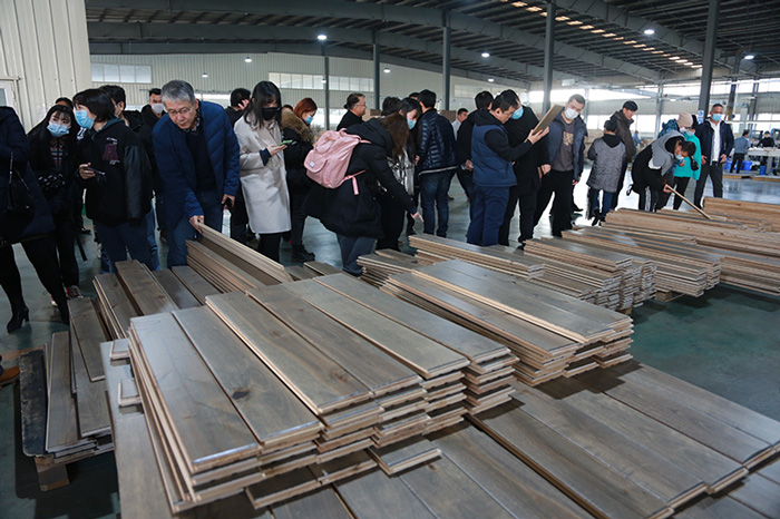 恒峰g22地板生产车间