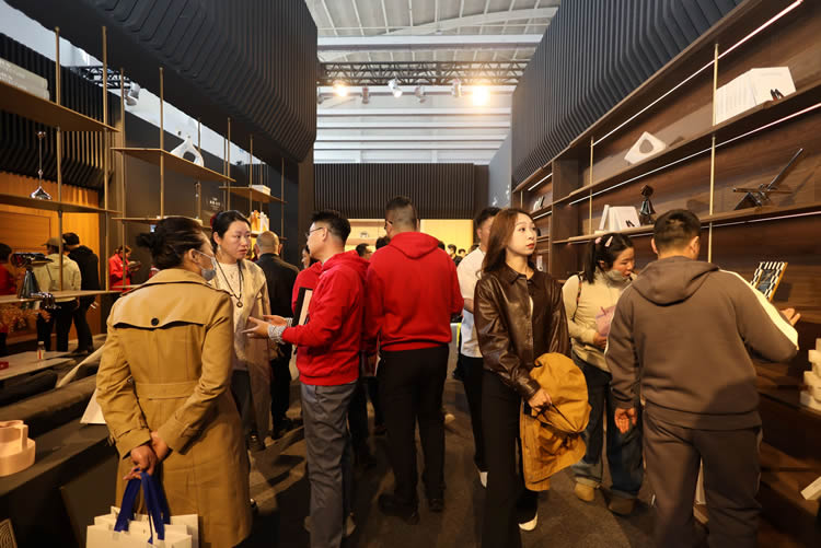 恒峰g22全屋定制亮相沈阳家博会，，，，，，，誊写各人居时代新篇章